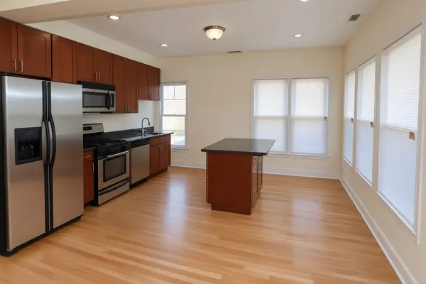 6834 N Ashland BLVD #3, Chicago, IL 60626
