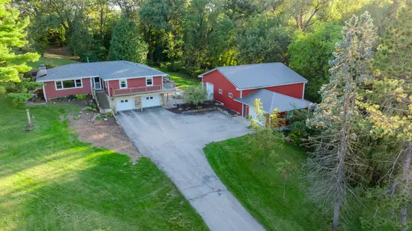 4569 160th ST, Clinton, IA 52732