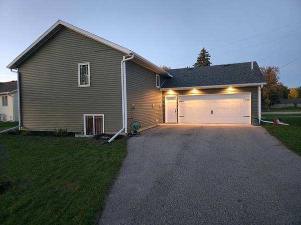 2028 Nelson DR, Thief River Falls, MN 56701