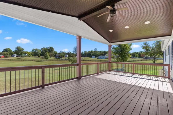 284 Paul Thompson Rd, Bethpage, TN 37022