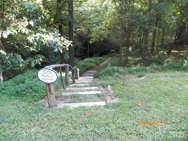 270 Somersby Pkwy, Laurel Park, NC 28739