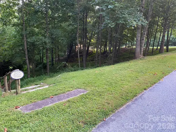 270 Somersby Pkwy, Laurel Park, NC 28739