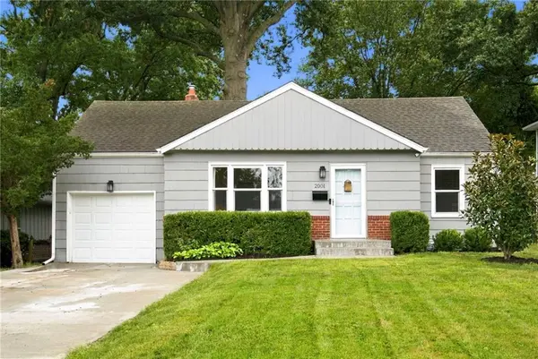 2001 W 73rd ST, Prairie Village, KS 66208