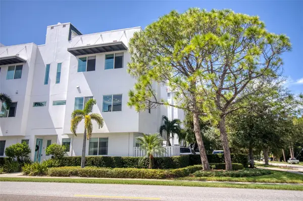 3100 W PAUL AVE #2, Tampa, FL 33611
