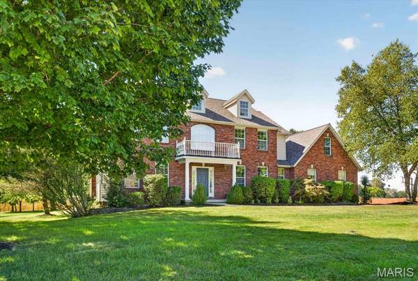 5767 Lake Briar DR, Millstadt, IL 62260