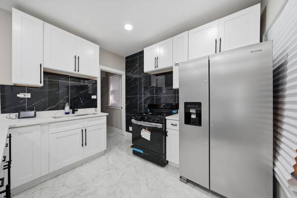 122 N Long AVE, Chicago, IL 60644