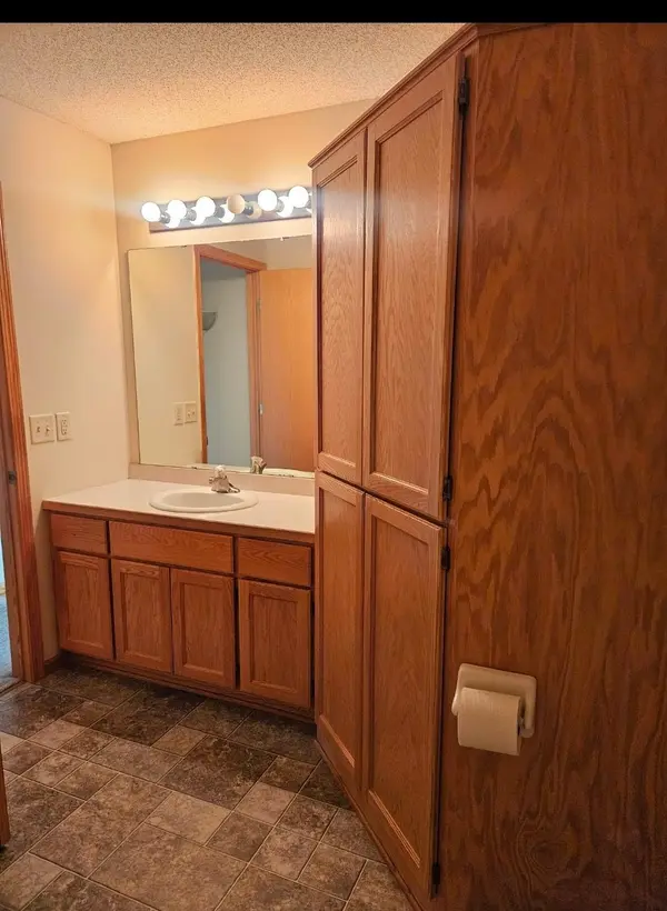 8330 Parkview AVE NE, Elk River, MN 55330