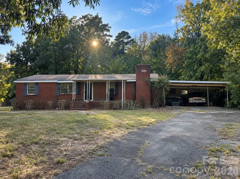 1929 Grace LN, Charlotte, NC 28262