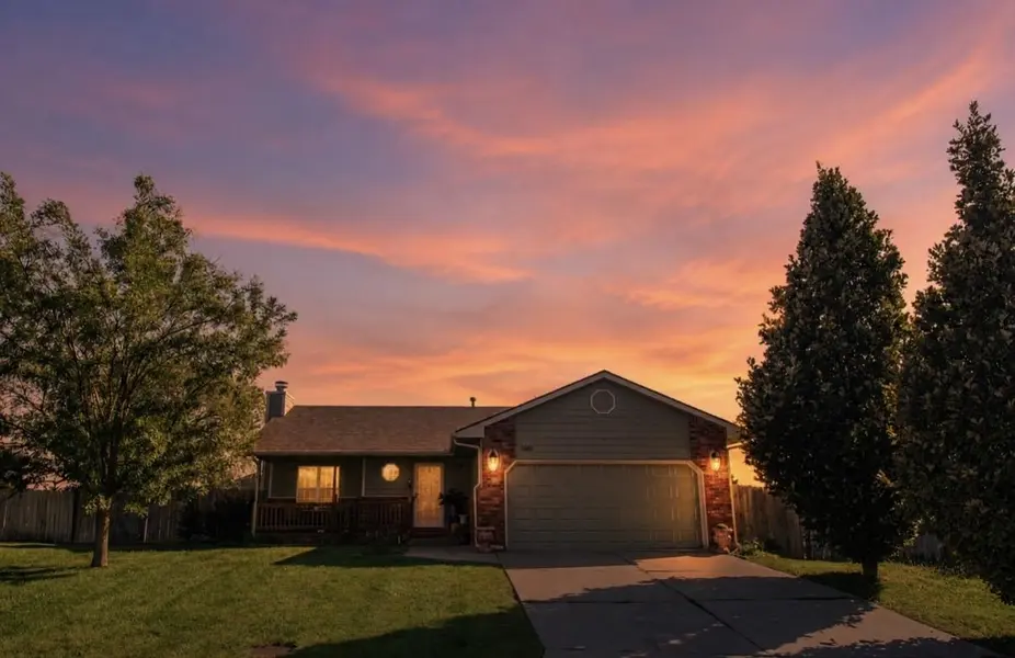 1661 N Prairie Run Circle, Mulvane, KS 67110