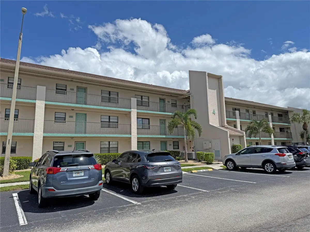 175 KINGS HWY #A6 (aka #416), Punta Gorda, FL 33983