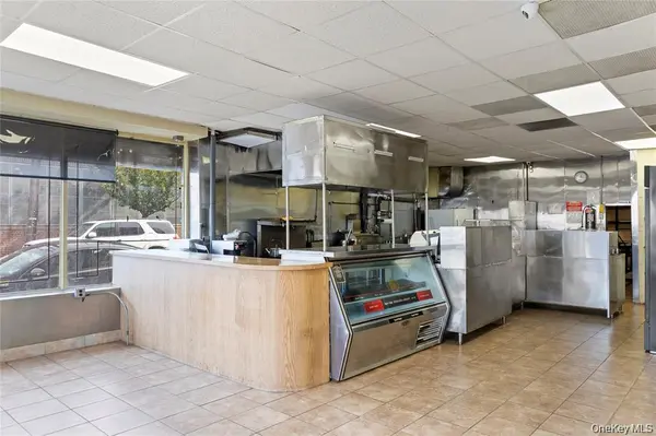 9-20 34th AVE, Long Island City, NY 11106
