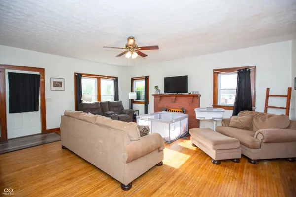 405 S Mulberry ST, Fairland, IN 46126