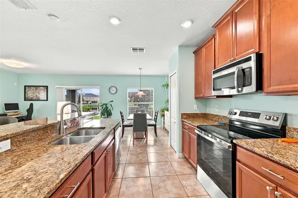 1917 HAWKS VIEW DR, Ruskin, FL 33570