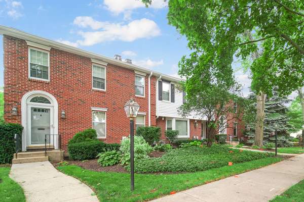 9054 Forestview RD, Evanston, IL 60203