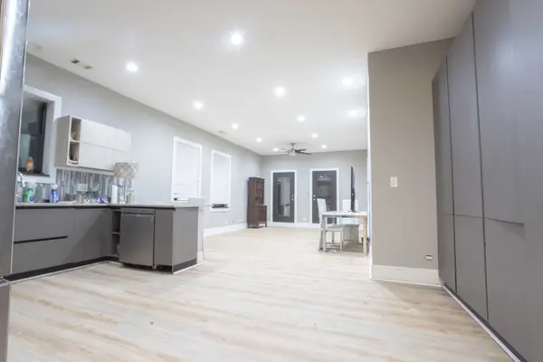 4453 S Lake Park AVE #6, Chicago, IL 60653