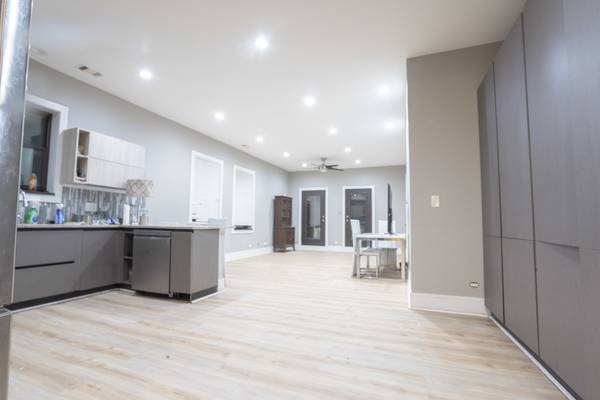 4453 S Lake Park AVE #6, Chicago, IL 60653