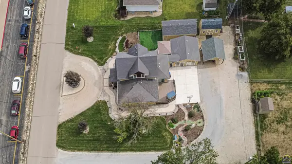 201 E Lake St, Silver Lake, KS 66539