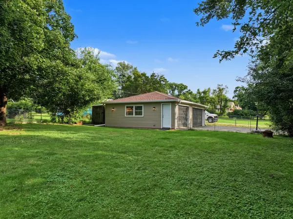 5601 Lee AVE, Downers Grove, IL 60516