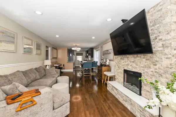 2552 W 81st PL, Chicago, IL 60652