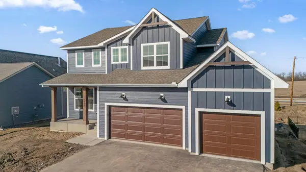 10237 Shadyview LN N, Maple Grove, MN 55311