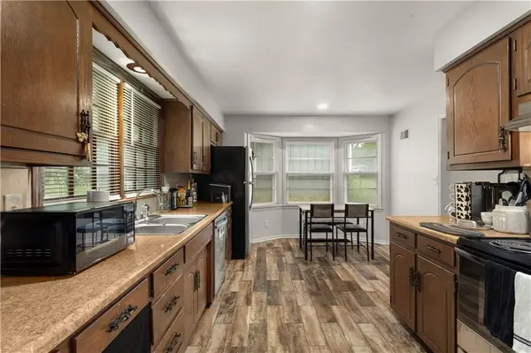 E 56th TER, Kansas City, MO 64129