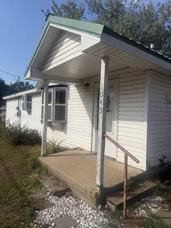 1049 S Hudson AVE, Aurora, MO 65605