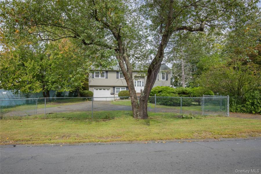 87 Filors LN, Stony Point, NY 10980