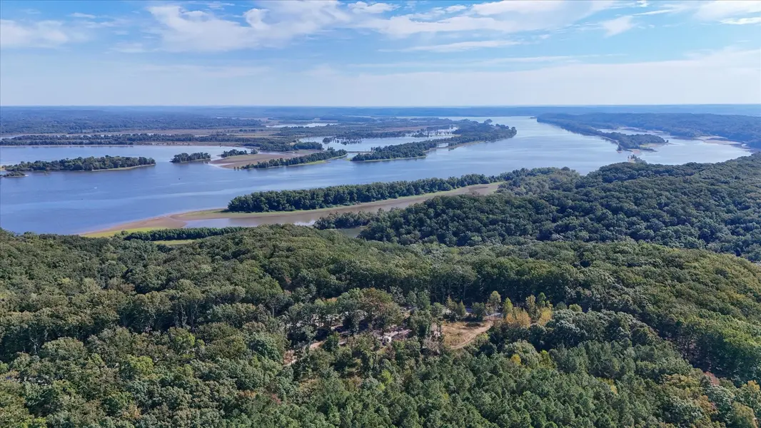 8775 Birdsong Rd, Holladay, TN 38341