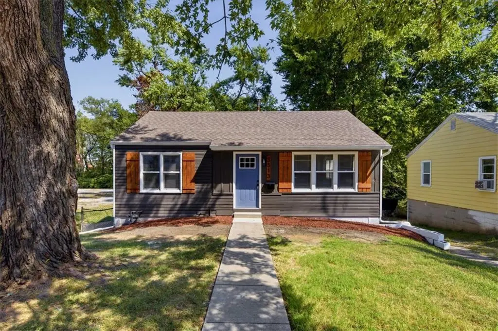 3513 Elmwood AVE, Kansas City, MO 64128
