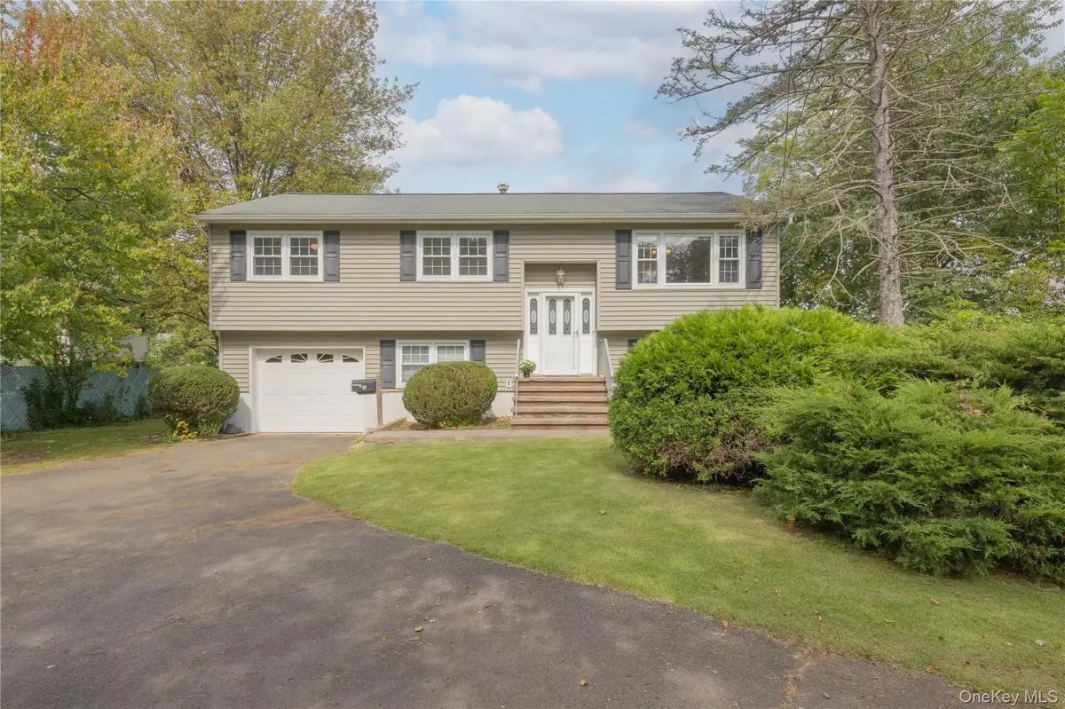 87 Filors LN, Stony Point, NY 10980