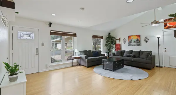 3004 Burning Oak DR, Austin, TX 78704