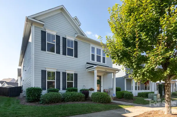 9104 Gladden Hill LN, Pineville, NC 28134