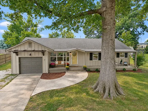 15012 Broadmoor ST, Overland Park, KS 66223