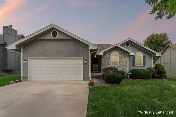 809 NE Aaron DR, Lee's Summit, MO 64086