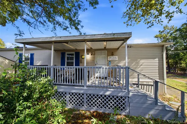 1137 Unit 124 Lincoln AVE, Holbrook, NY 11741