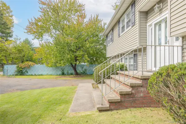 87 Filors LN, Stony Point, NY 10980