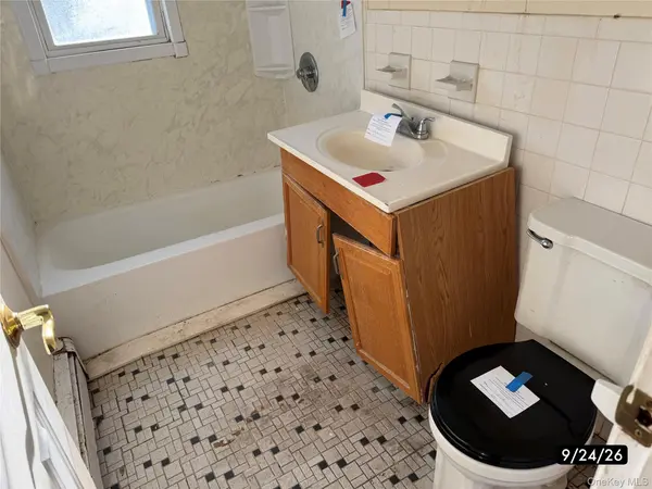 2710 South Rd #F7, Poughkeepsie, NY 12601
