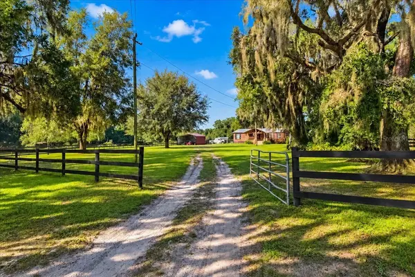 15940 NW 16TH AVE, Citra, FL 32113