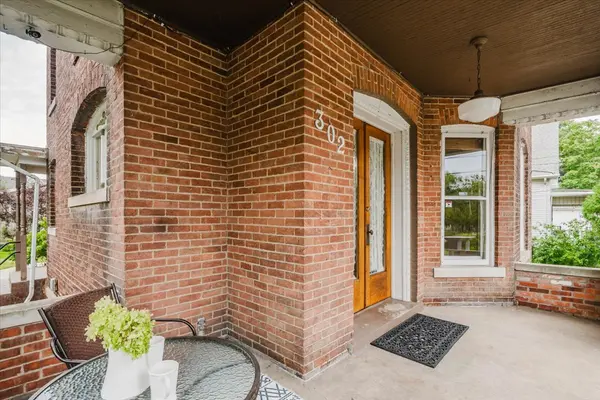 302 W Wood ST, Bloomington, IL 61701