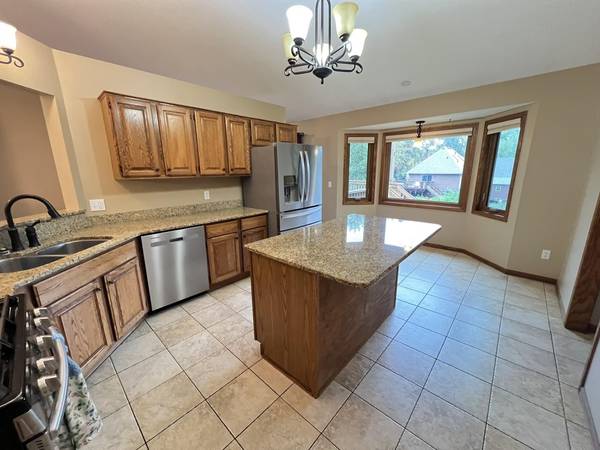 5366 S Park DR, Savage, MN 55378