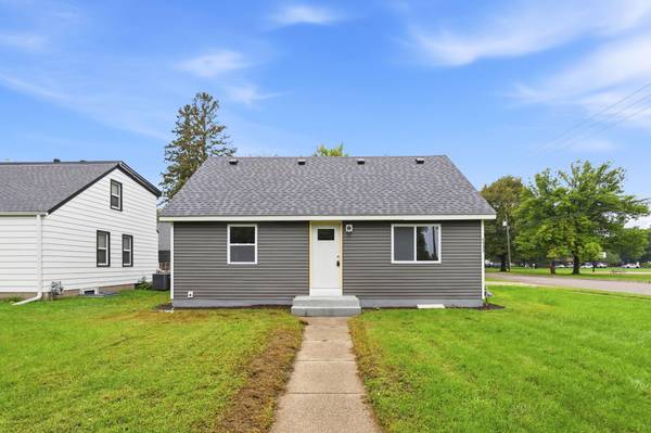 4533 Welcome AVE N, Crystal, MN 55422