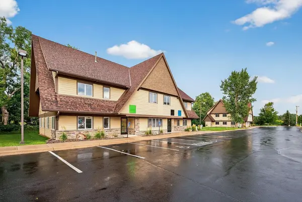 2115 County Road D E #200, Maplewood, MN 55109
