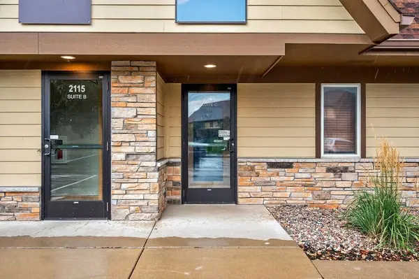 2115 County Road D E #200, Maplewood, MN 55109