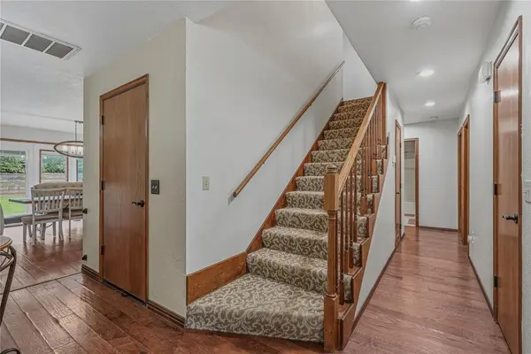 1909 Robin Ridge DR, Norman, OK 73072