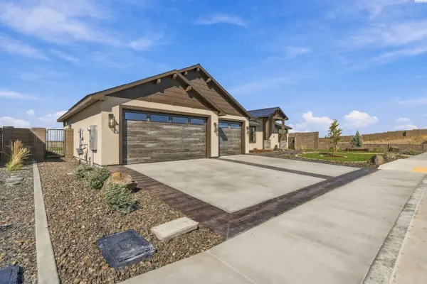 996 Andes Ave, West Richland, WA 99353