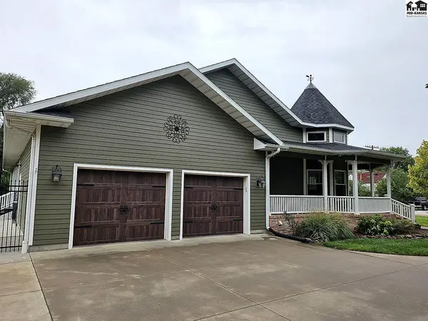 121 W. Grove St, Canton, KS 67428
