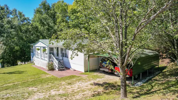 706 Shaw Mountain Rd, Tellico Plains, TN 37385
