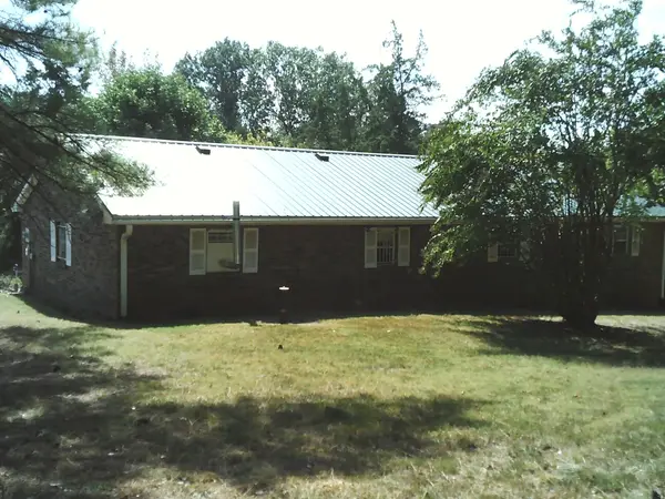 104 Tobaccoport Dock Rd, Bumpus Mills, TN 37028