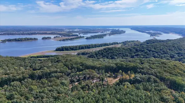 8775 Birdsong Rd, Holladay, TN 38341