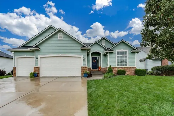705 Charles, Hesston, KS 67062